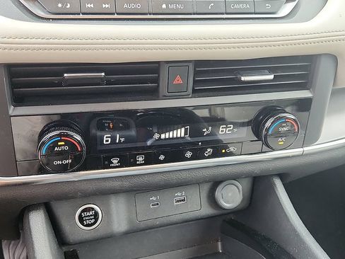 Used 2023 Nissan Rogue SV FWD image 13