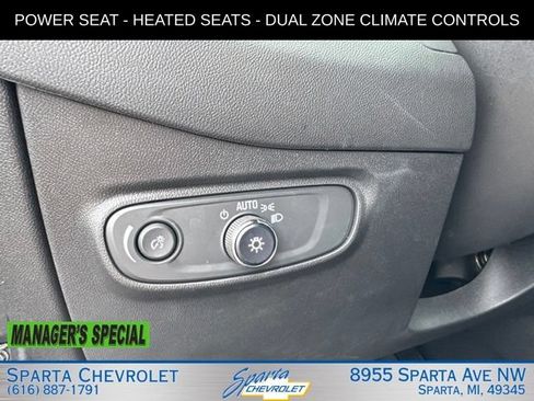 Used 2024 Chevrolet Equinox LT FWD image 17