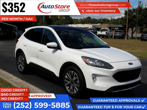 Used 2020 Ford Escape Titanium w/ Titanium Premium Package 2.0 image 4