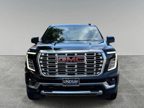 Used 2025 GMC Yukon XL Denali w/ Denali Reserve Package AWD/4WD image 8