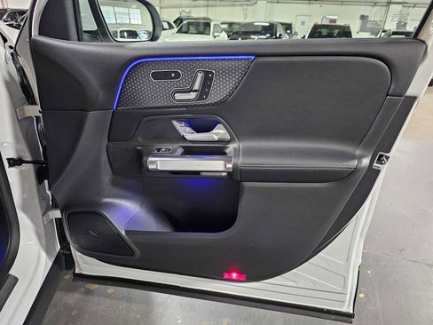 New 2026 Mercedes-Benz GLB 250 4MATIC image 10