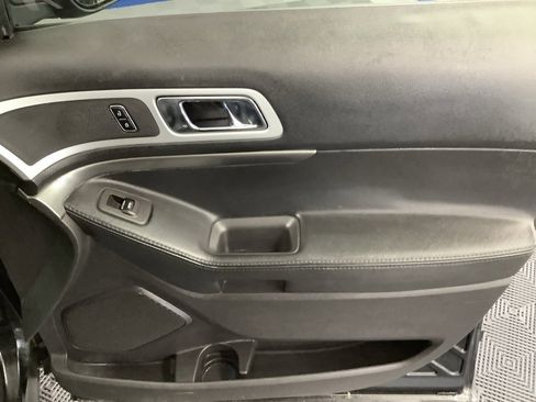 Used 2015 Ford Explorer Sport image 26