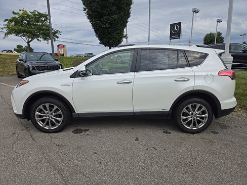 Used 2018 Toyota RAV4 Limited w/ Advanced Technology Package AWD/4WD image 11