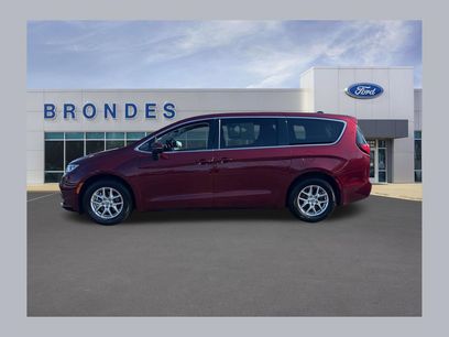 Used 2023 Chrysler Pacifica Touring-L