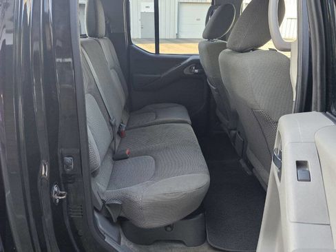 Used 2016 Nissan Frontier SV image 15