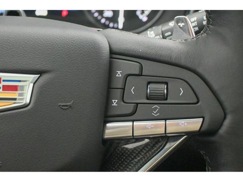 New 2025 Cadillac XT6 Sport w/ Technology Package image 25