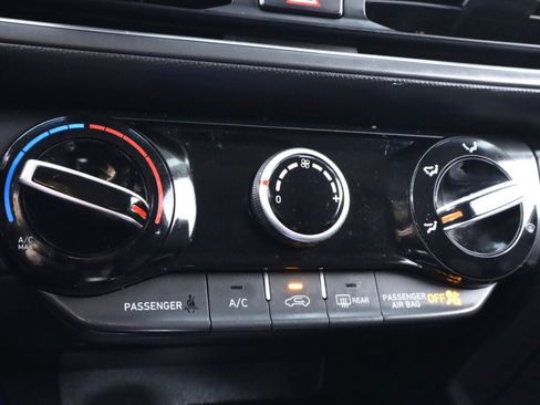 Used 2022 Hyundai Kona SE AWD/4WD image 21