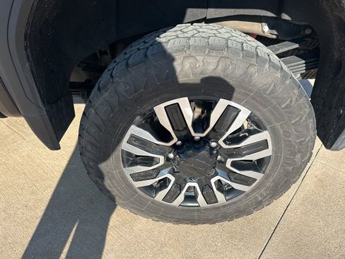 Used 2024 GMC Sierra 3500 Denali Ultimate image 10