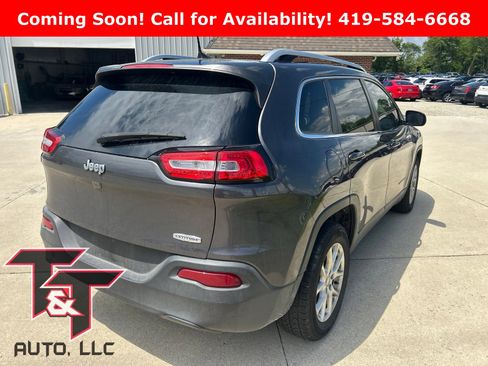Used 2016 Jeep Cherokee Latitude FWD image 4