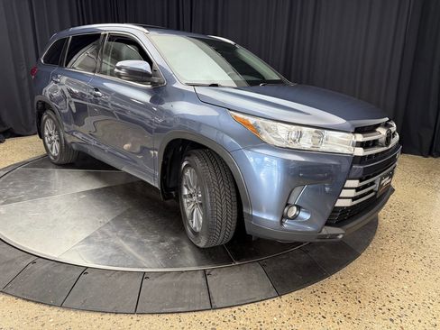Used 2017 Toyota Highlander XLE image 10
