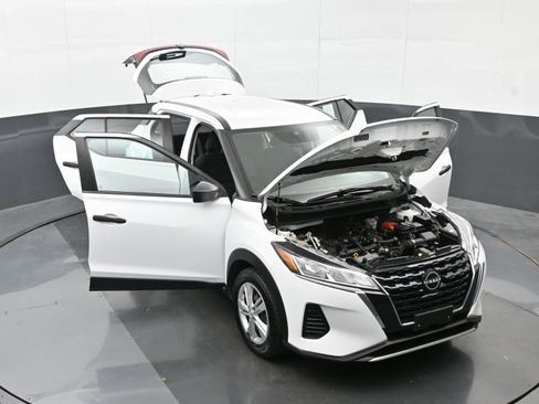 Used 2022 Nissan Kicks S FWD image 45