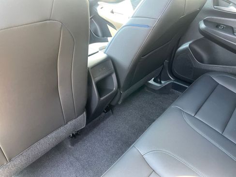 Used 2025 Buick Envista Sport Touring image 24