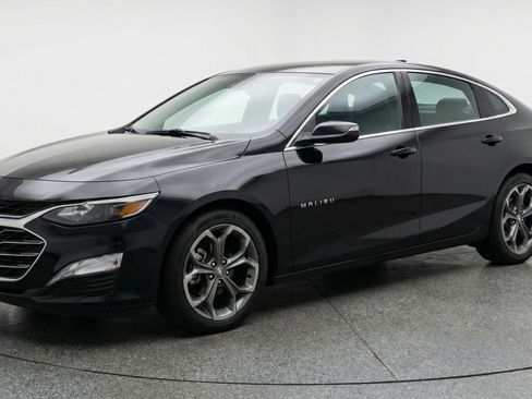 Used 2024 Chevrolet Malibu LT image 3