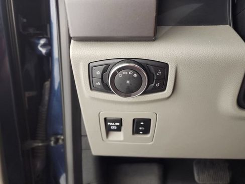 Used 2019 Ford F150 XLT w/ Equipment Group 302A Luxury AWD/4WD image 19