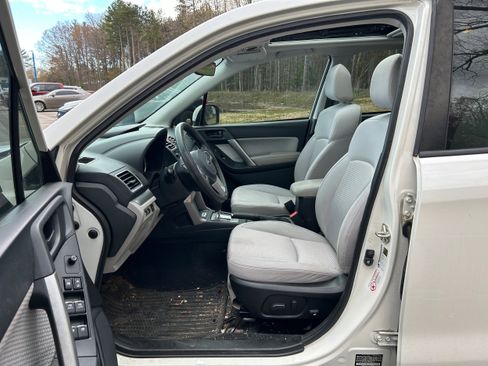 Used 2018 Subaru Forester 2.5i Premium w/ Protection Package #1 AWD/4WD image 4