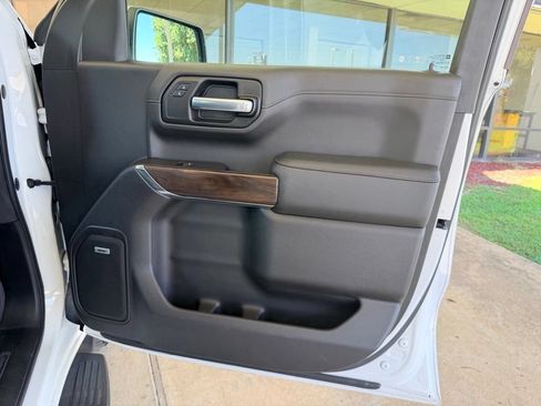 Used 2019 GMC Sierra 1500 SLT AWD/4WD image 38