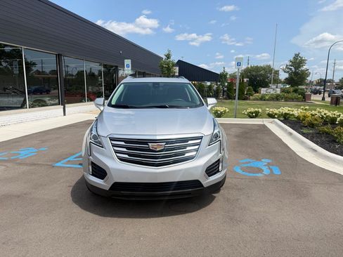 Used 2017 Cadillac XT5 Luxury w/ Driver Awareness Package AWD/4WD image 2