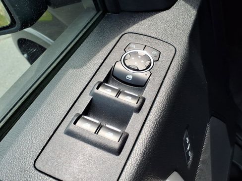 Used 2019 Ford F150 XLT w/ Equipment Group 302A Luxury AWD/4WD image 8