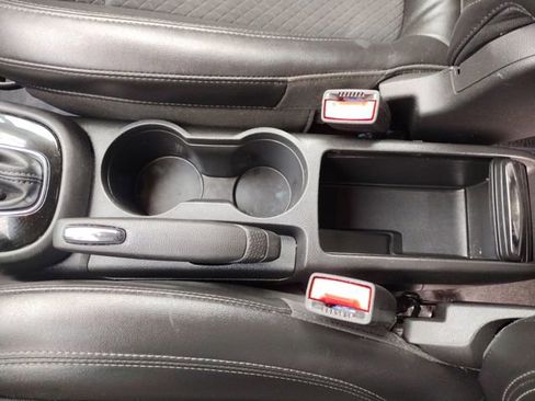 Used 2021 Buick Encore Preferred image 31