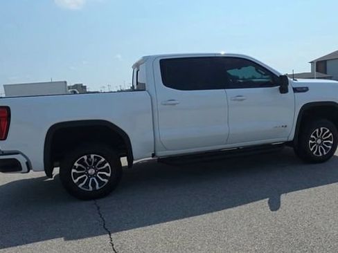 Used 2020 GMC Sierra 1500 AT4 w/ AT4 Premium Package AWD/4WD image 8