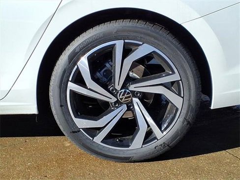 New 2025 Volkswagen Jetta SEL image 6