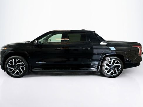 Used 2025 Chevrolet Silverado EV RST image 8