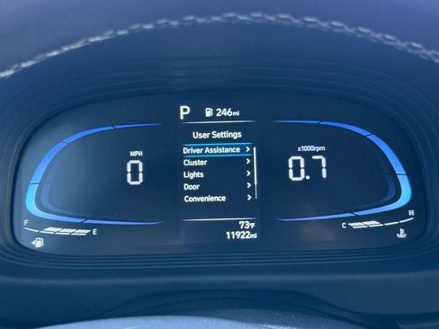 Used 2024 Hyundai Venue SEL image 24