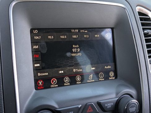 Used 2020 Dodge Durango SXT image 22
