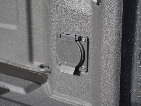 Used 2019 GMC Sierra 1500 AT4 w/ Off Road Performance Package image 28