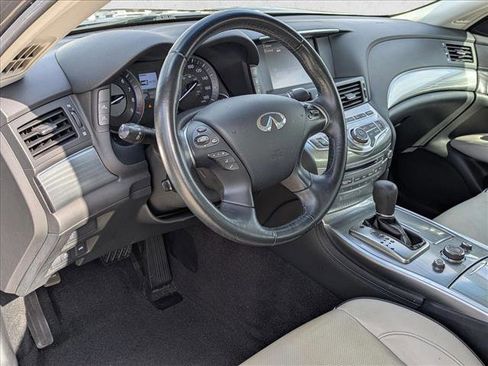 Used 2018 INFINITI Q70 L 3.7 image 10