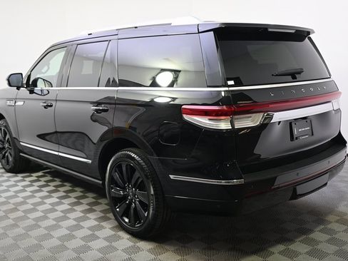 Certified 2023 Lincoln Navigator Reserve w/ Equipment Group 201A image 3