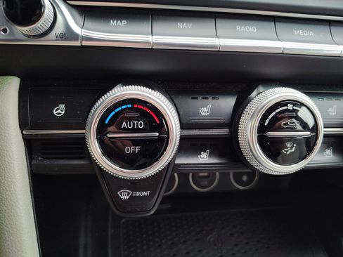 Used 2023 Genesis G70 2.0T w/ Sport Prestige Package image 26