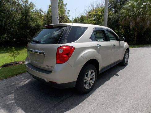 Used 2015 Chevrolet Equinox LS FWD image 3