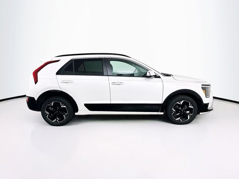 Used 2023 Kia Niro Wave w/ Wave Preserve Package FWD image 10