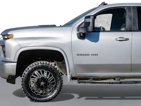 Used 2022 Chevrolet Silverado 3500 LT w/ Convenience Package image 11