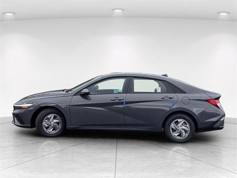New 2026 Hyundai Elantra SE w/ Cargo Package image 7