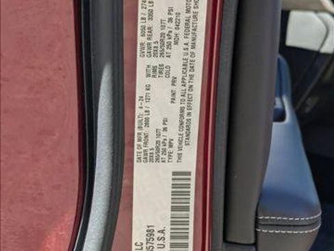 New 2024 Jeep Grand Cherokee Altitude image 17