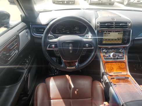 Used 2018 Lincoln Continental Reserve AWD/4WD image 18