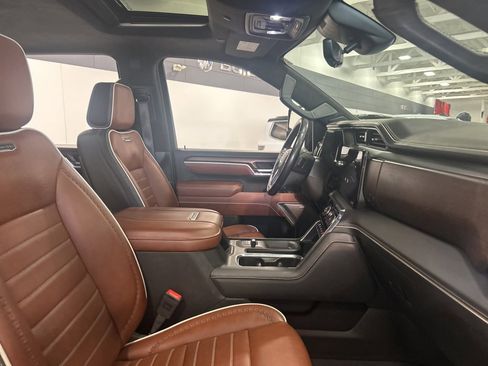 Used 2025 GMC Sierra 3500 Denali Ultimate image 16