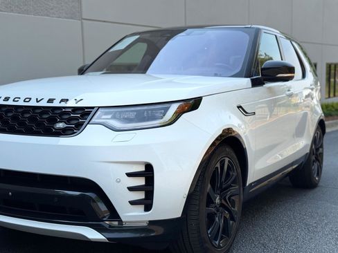 Used 2021 Land Rover Discovery S R-Dynamic image 17