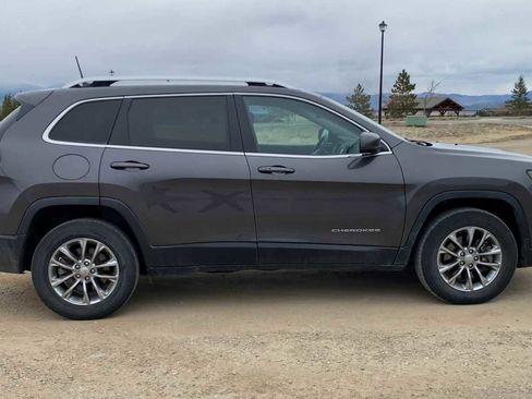 Used 2020 Jeep Cherokee Latitude Lux w/ Quick Order Package 26H Lux image 9