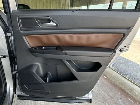 Used 2021 Volkswagen Atlas SE image 32