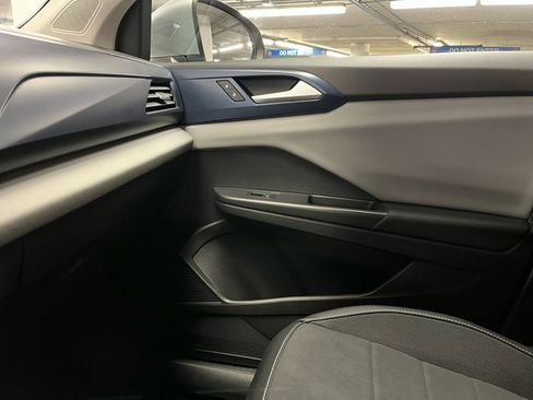 Used 2022 Volkswagen Taos SE image 29