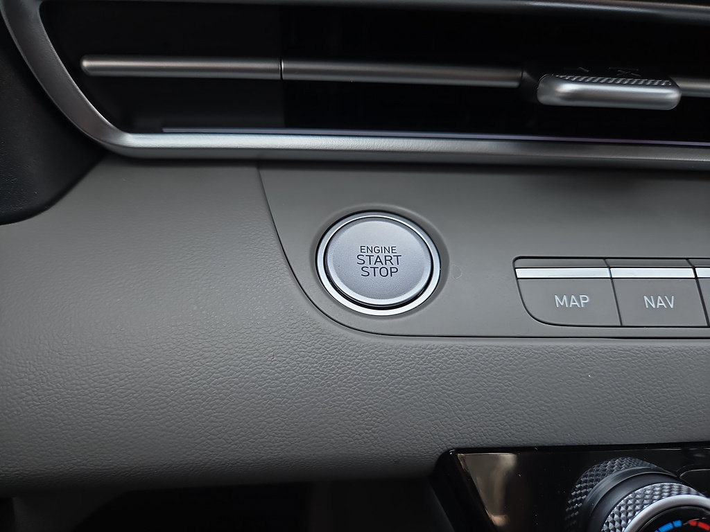 Certified 2025 Hyundai Elantra SEL FWD image 27