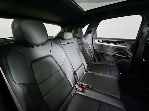 New 2026 Porsche Cayenne image 29