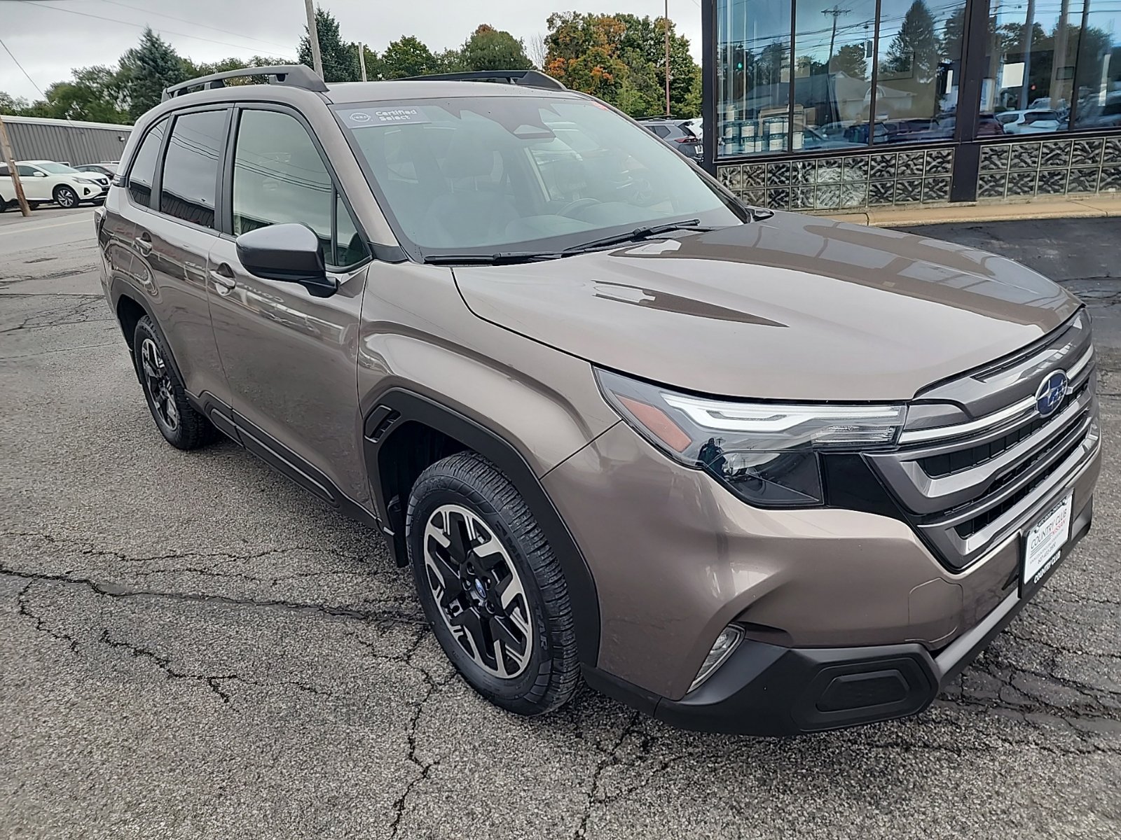 Used 2025 Subaru Forester Premium AWD/4WD image 2