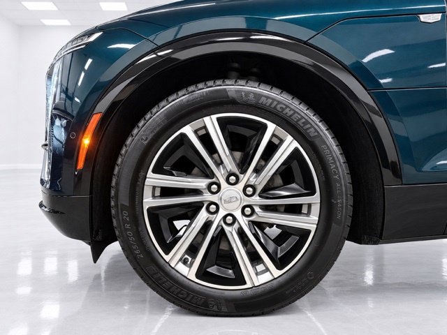 Used 2024 Cadillac Lyriq Luxury w/ LPO, Floor Liner Package AWD/4WD image 7