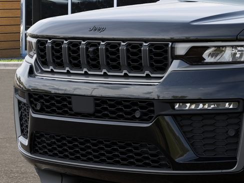 New 2026 Jeep Grand Cherokee L Limited AWD/4WD image 11