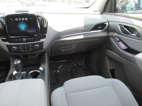 Used 2018 Chevrolet Traverse LT FWD image 14