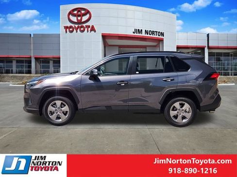 Used 2025 Toyota RAV4 XLE FWD image 4